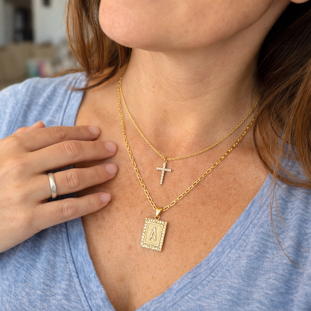 Parure Collana con Iniziale e Croce Oro giallo