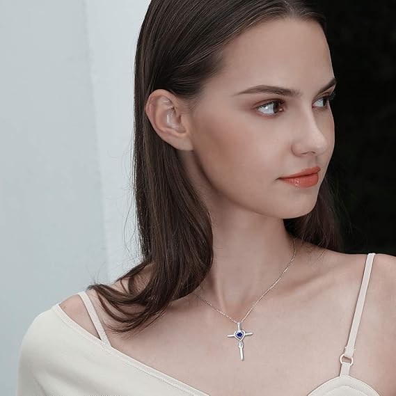 Collana Croce con Pietra Cuore Zaffiro