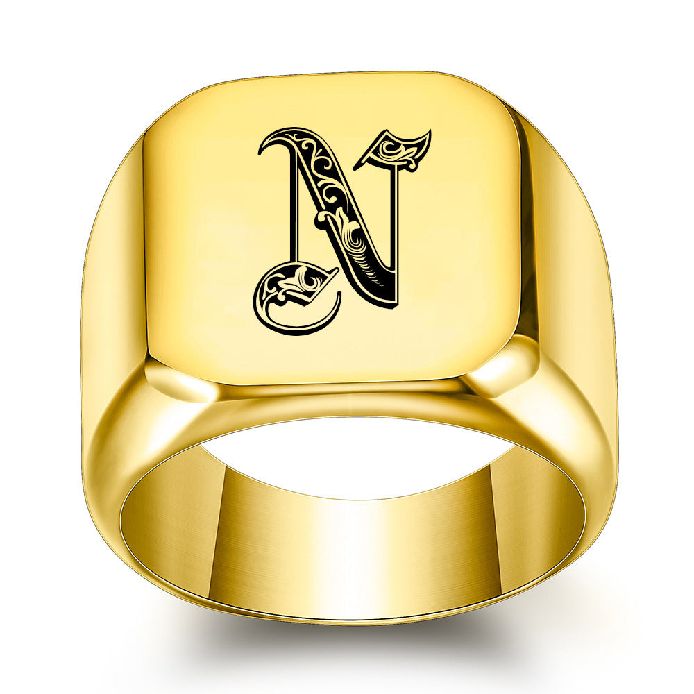 Noble Anello Classico con Iniziale Oro Giallo