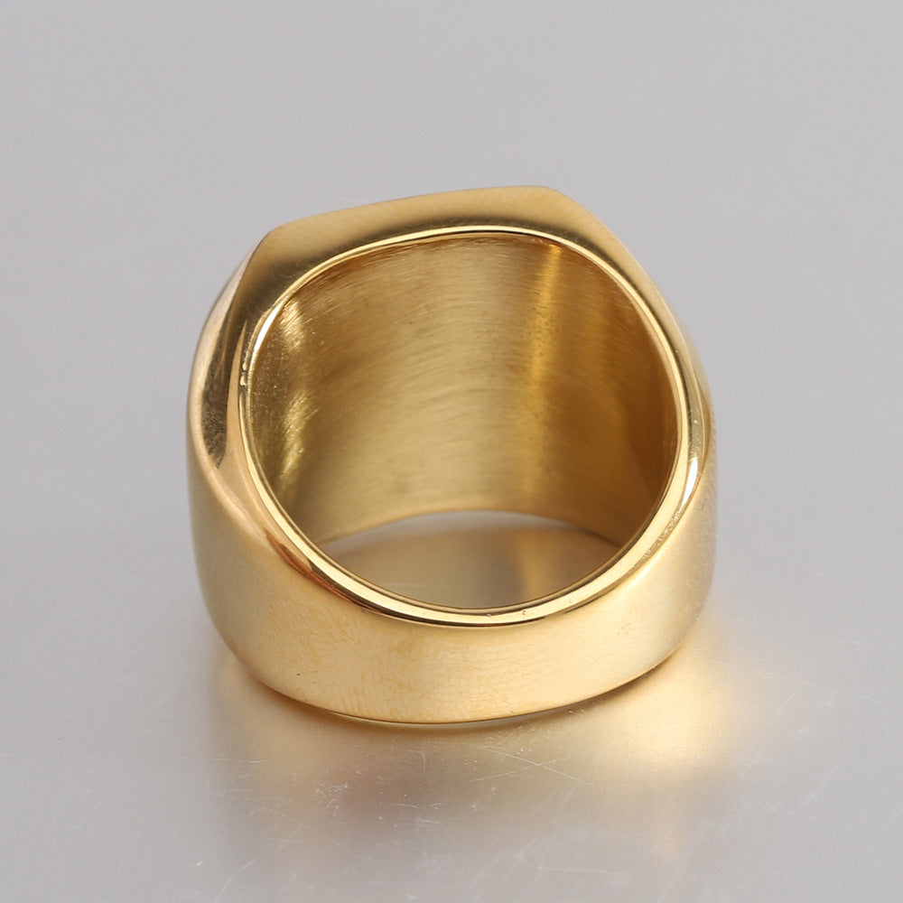 Noble Anello Classico con Iniziale Oro Giallo