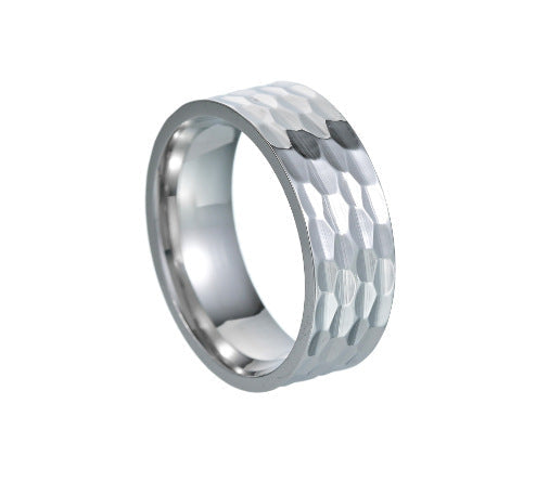 Varek Anello Martellato Oro bianco