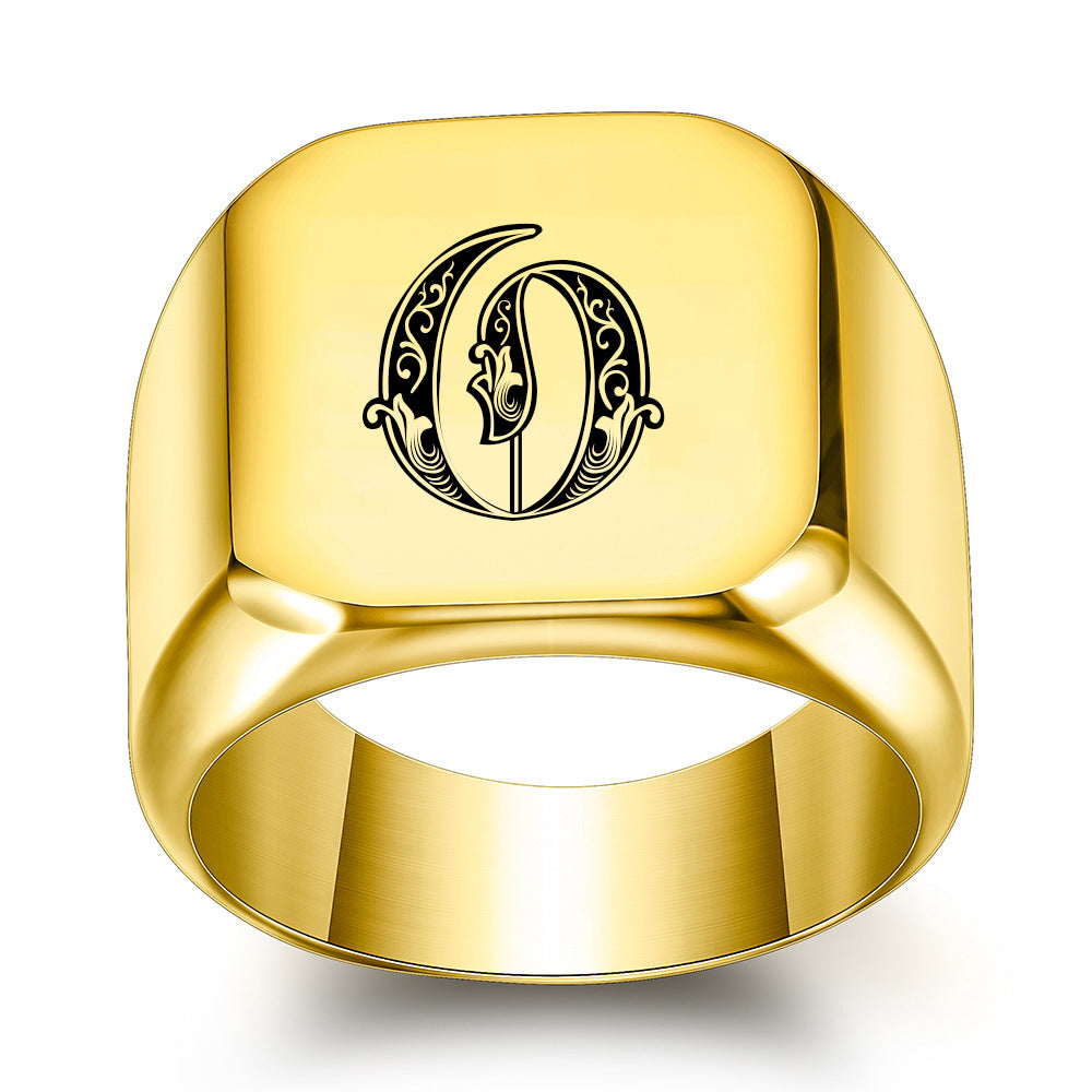 Noble Anello Classico con Iniziale Oro Giallo