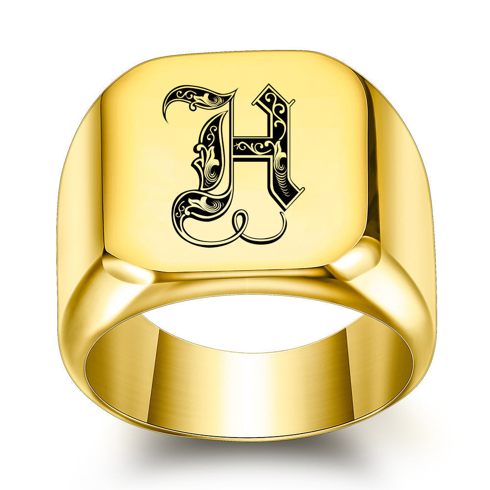 Noble Anello Classico con Iniziale Oro Giallo