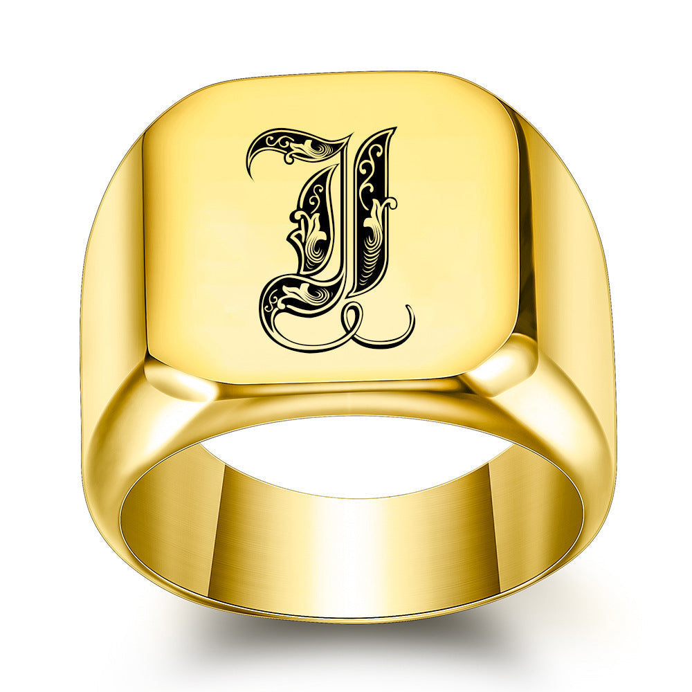 Noble Anello Classico con Iniziale Oro Giallo
