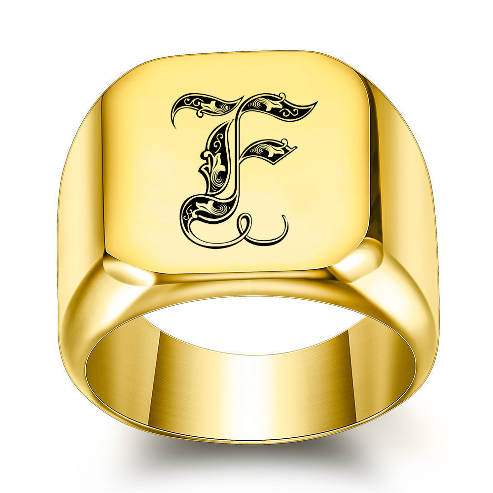 Noble Anello Classico con Iniziale Oro Giallo