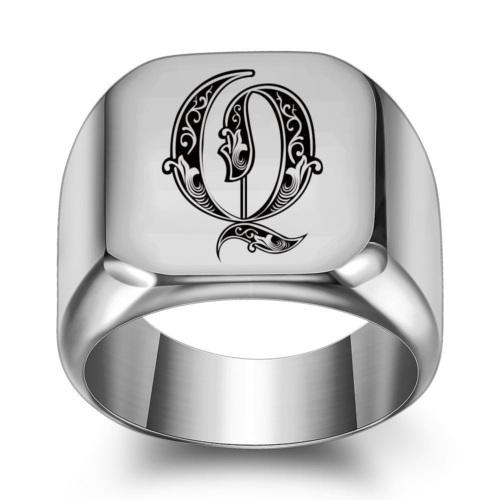 Noble Anello Classico con Iniziale Oro Bianco