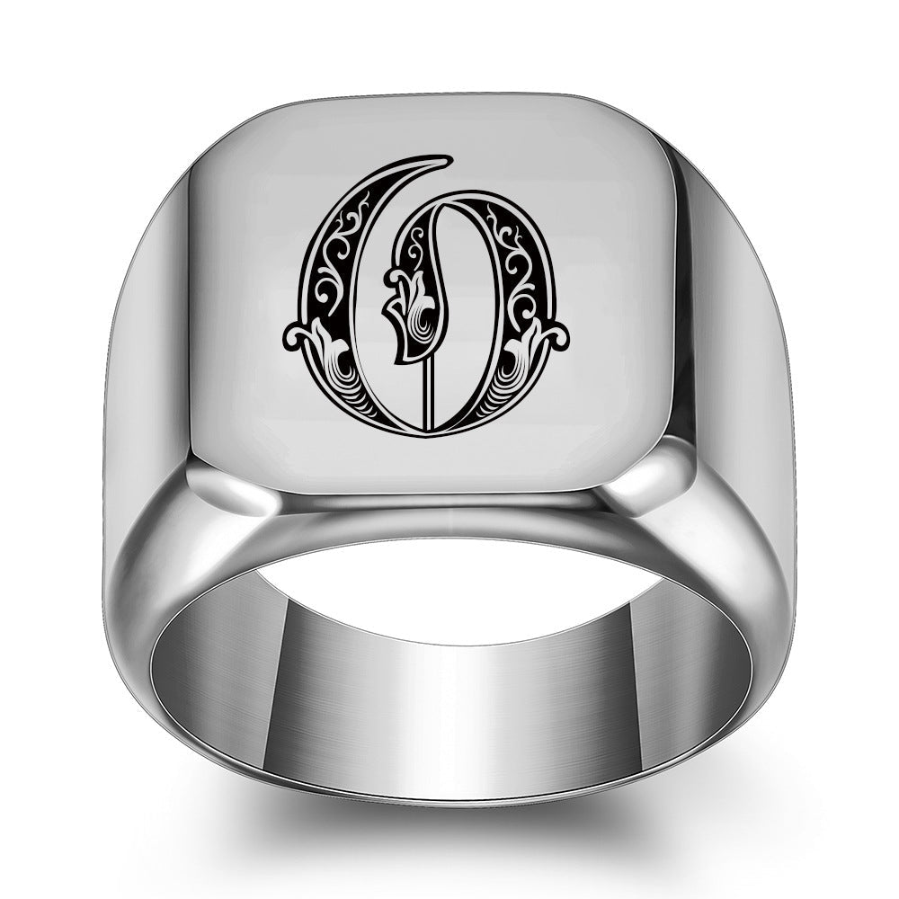 Noble Anello Classico con Iniziale Oro Bianco