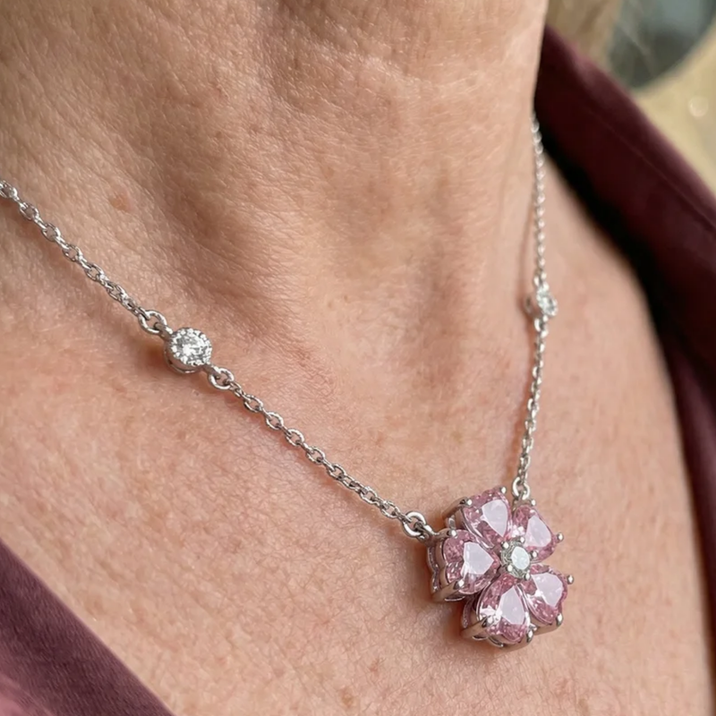 Petalglow Collana con Pendente Fiore