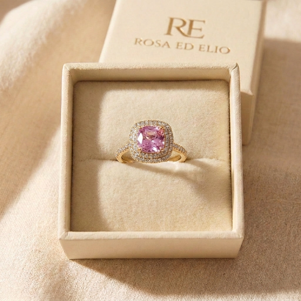 Anello Zaffiro Rosa Taglio Cushion Oro giallo nel cofanetto Rosa ed Elio