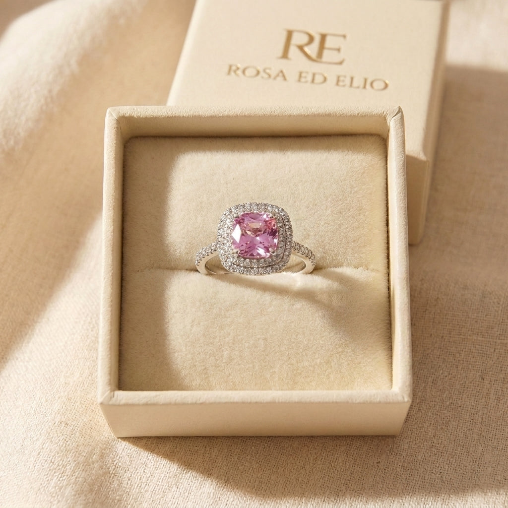 Anello Zaffiro Rosa Taglio Cushion Oro Bianco nel cofanetto Rosa ed Elio